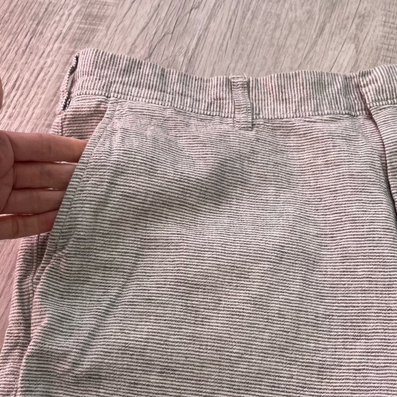 J. Crew 9’’ inseam linen blend shorts 38 - Picture 6 of 8